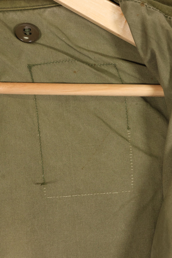 Early 1970's Estimated MEDIUM size 3rd Model M65 Field Jacket, size tag missing, used.