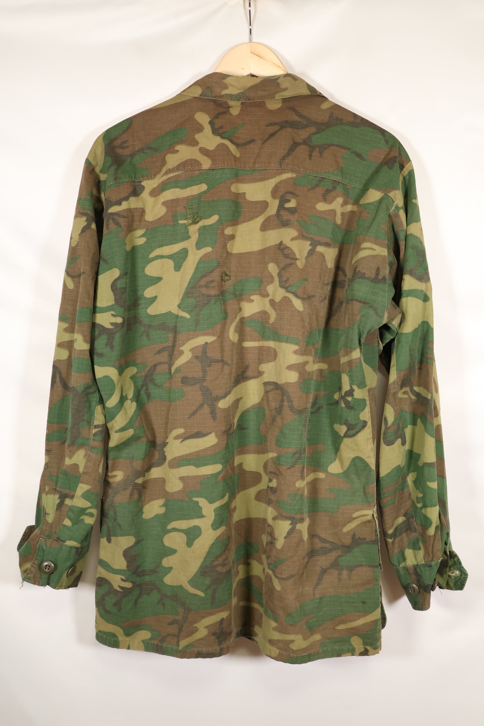 1968 Contract L-R Ripstop ERDL Camouflage Jungle Fatigue Jacket in good used condition