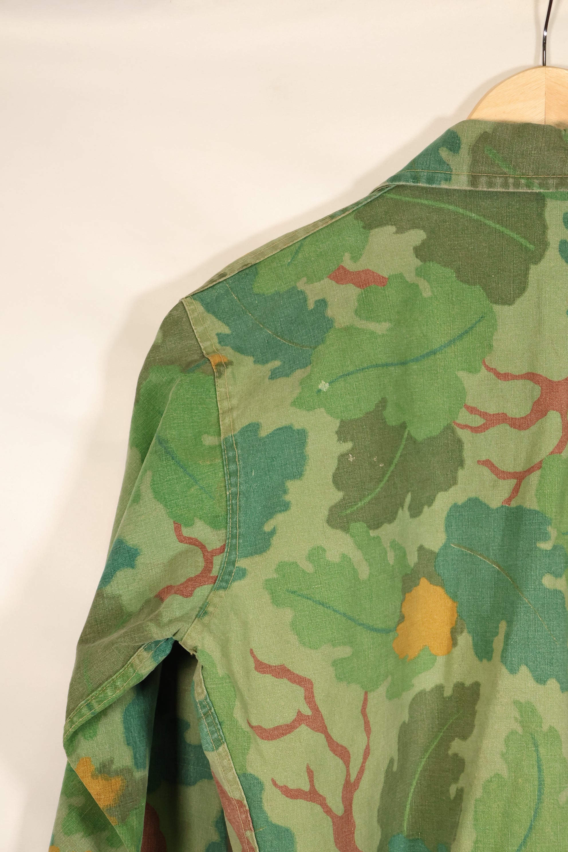 Late 1960s–Early 1970s: U.S. Marine Corps (USMC) Mitchell Camouflage Utility Shirt, Privately Procured, Tent Cloth