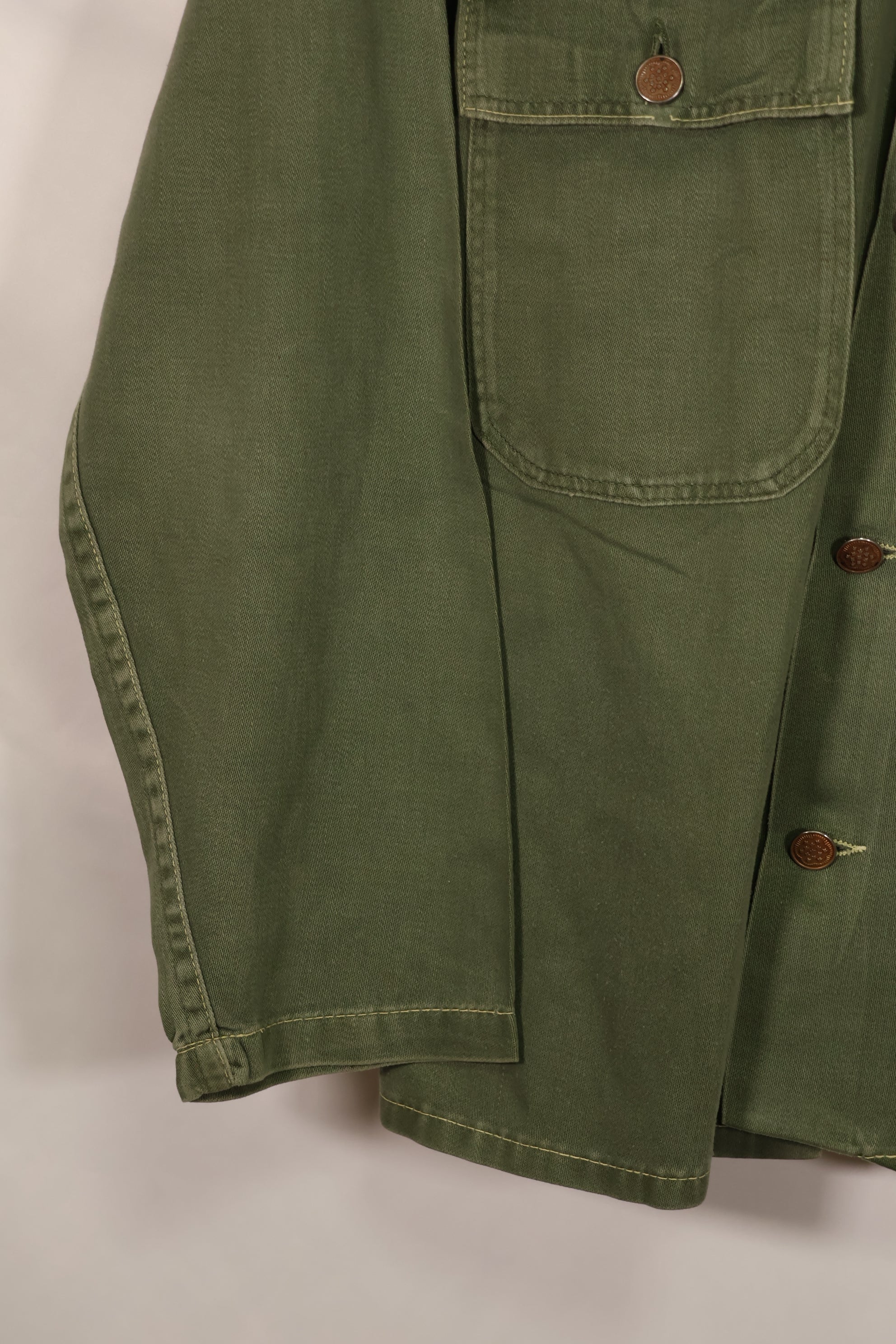 Real 1950s U.S. Army OG-107 utility shirt, metal buttons, used, patch retrofitted.