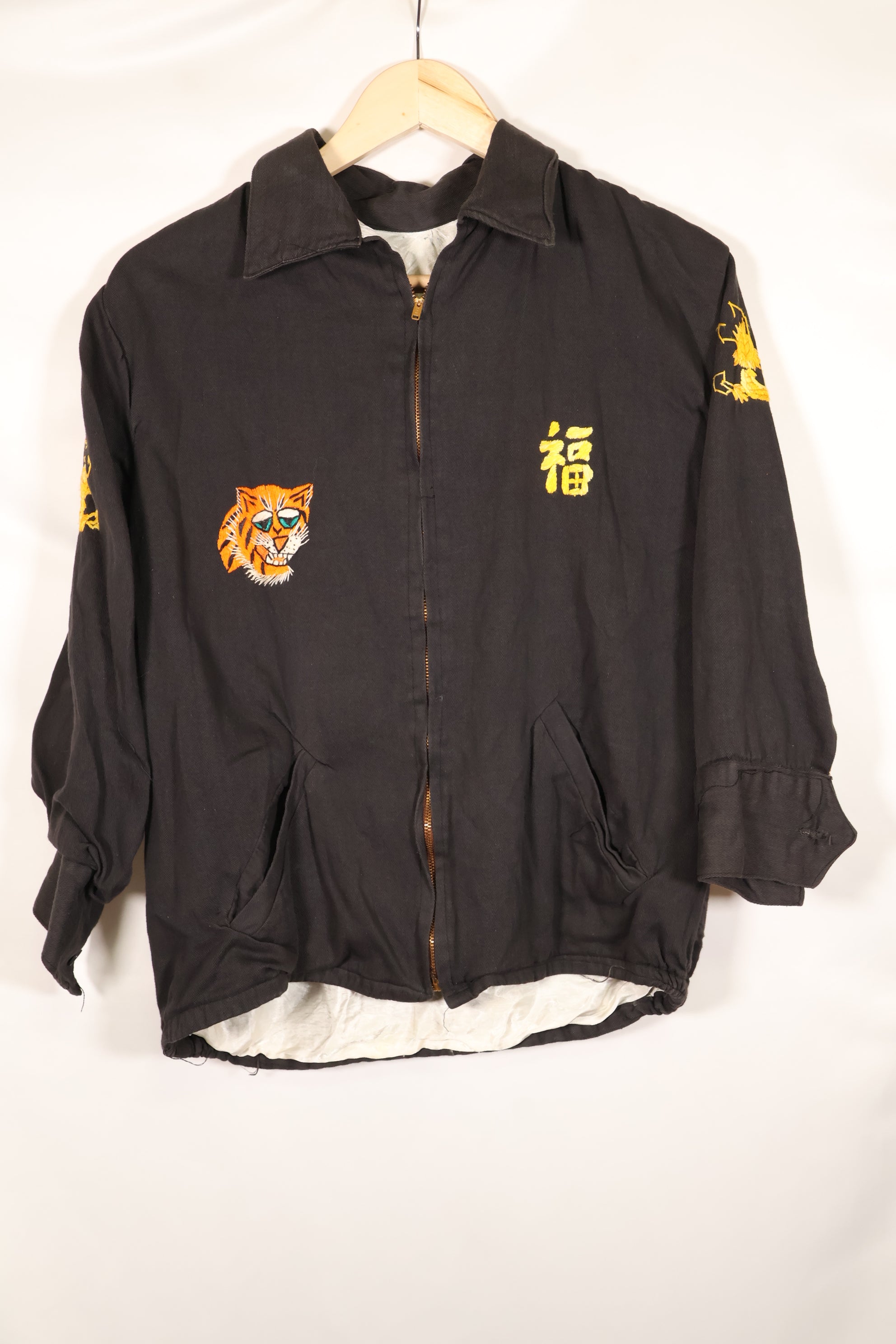 1968-1969 Vietnam War Tour Jacket Viet Jean, good condition, used.