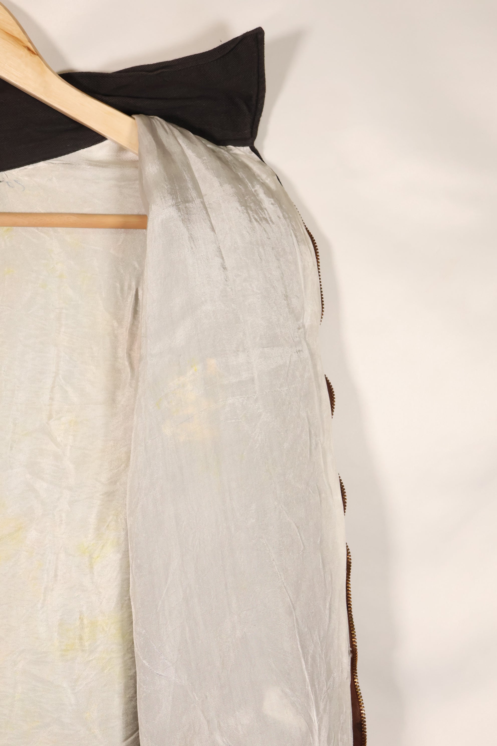 1968-1969 Vietnam War Tour Jacket Viet Jean, good condition, used.