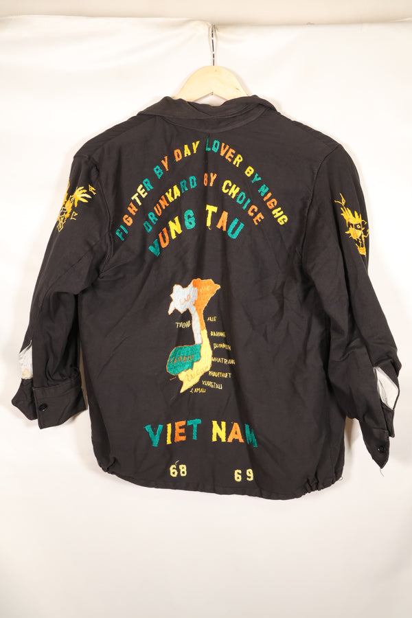 1968-1969 Vietnam War Tour Jacket Viet Jean, good condition, used.