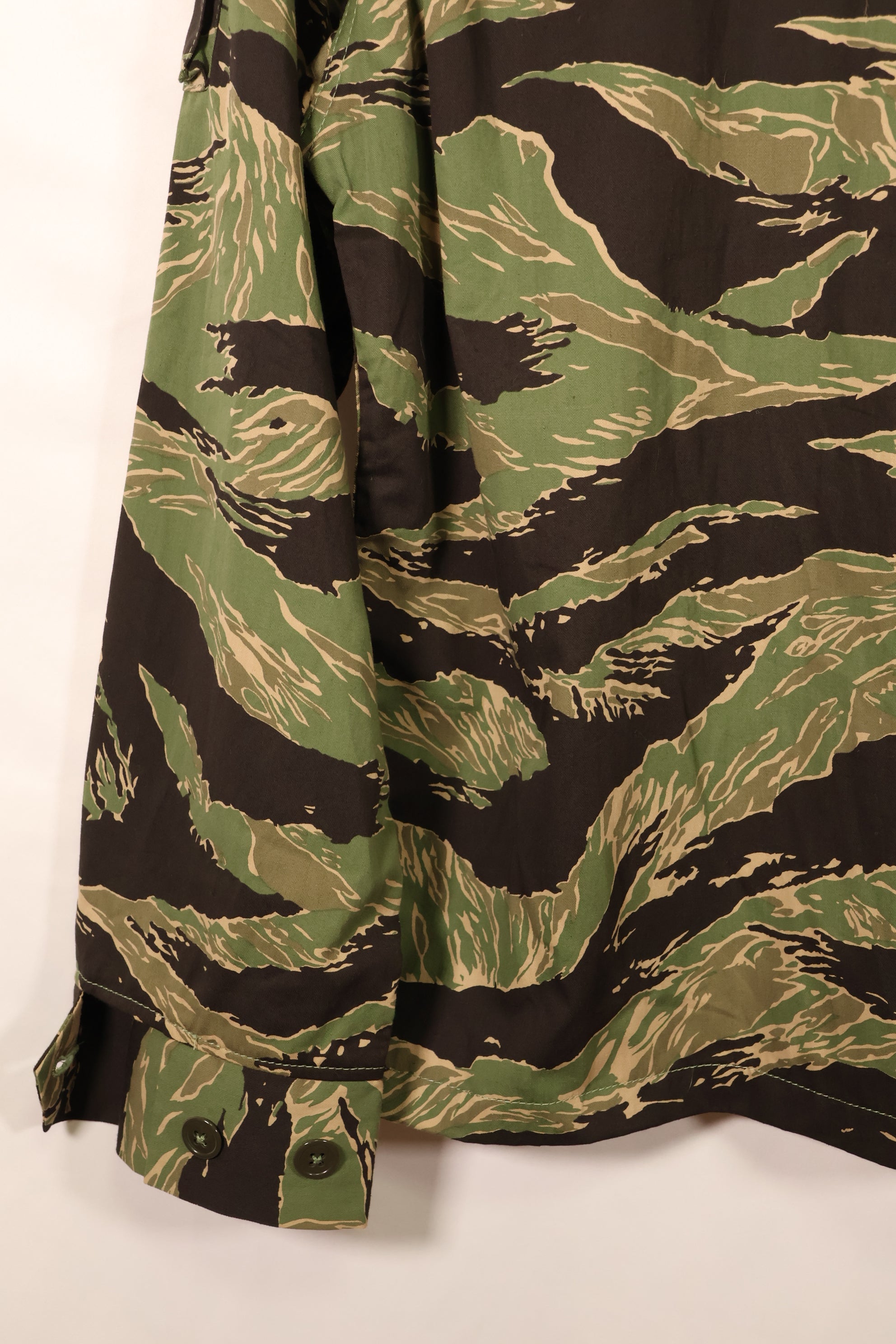 2025 US-M MILITARIA 1911 TIGER STRIPE CINEMA EDITION US-Cut Shirt, Like-New Condition