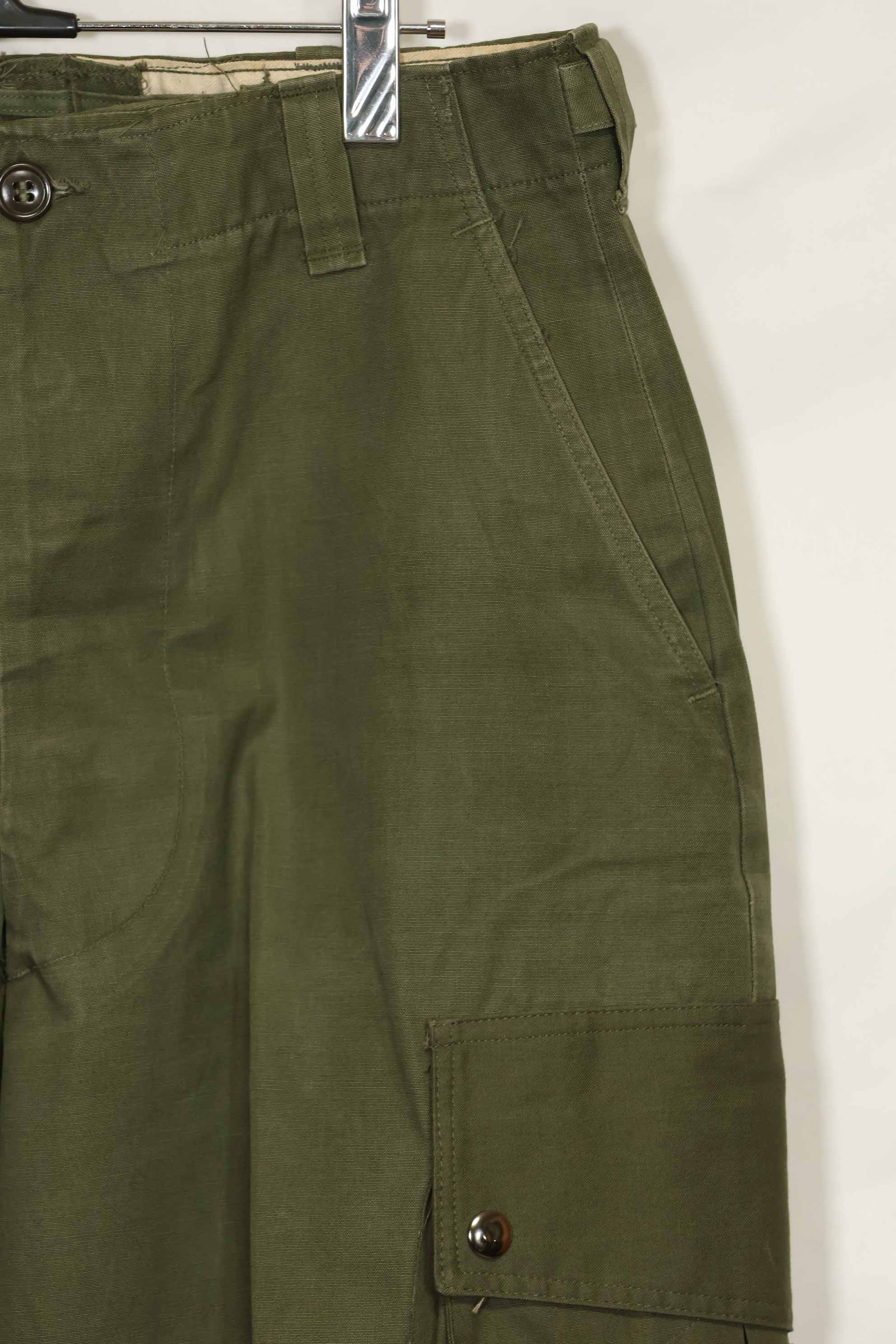 1940s-50s US Army M45 cotton field pants with modified cargo pockets, airborne use, used, B