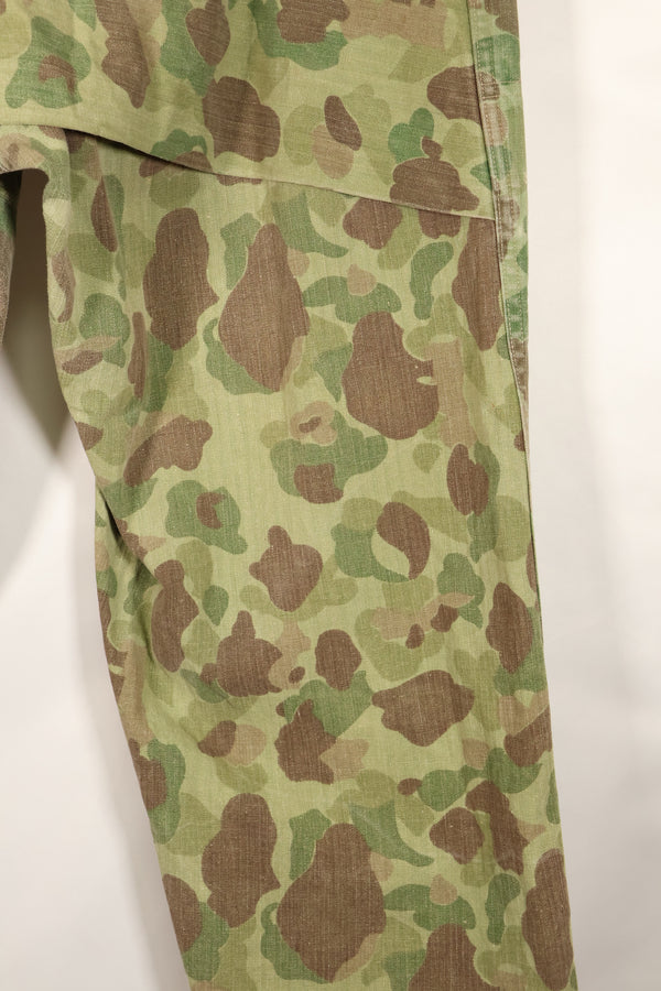 1940's P-44 frogskin camouflage pants USMC, faded, scratched, used.
