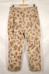 1940's P-44 frogskin camouflage pants USMC, faded, scratched, used.