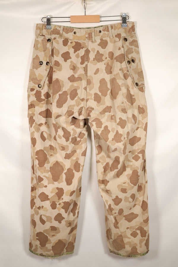 1940's P-44 frogskin camouflage pants USMC, faded, scratched, used.