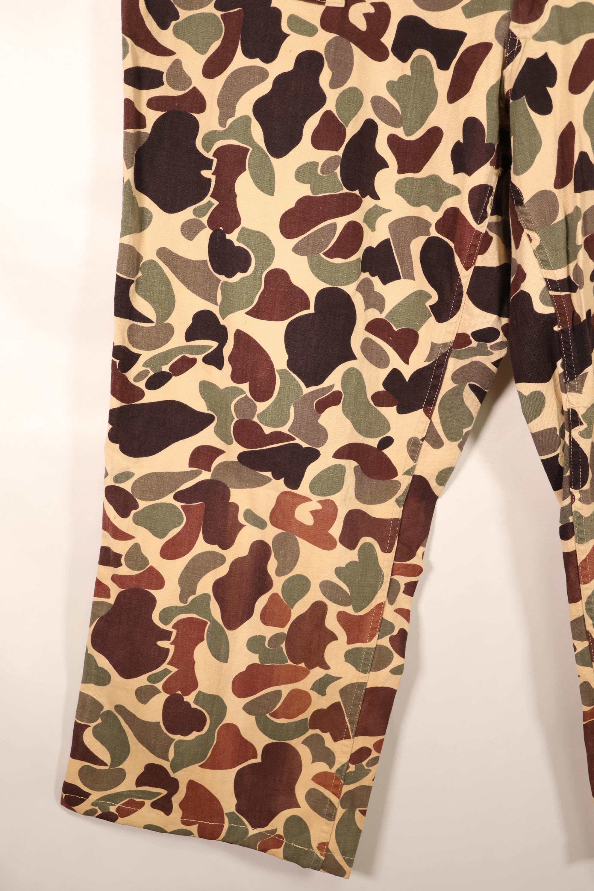 Mid-1960s; Size M–L; CIDG; Beogam Camo; Locally Made Frog Skin Camo; Oversized for the U.S. market; Used