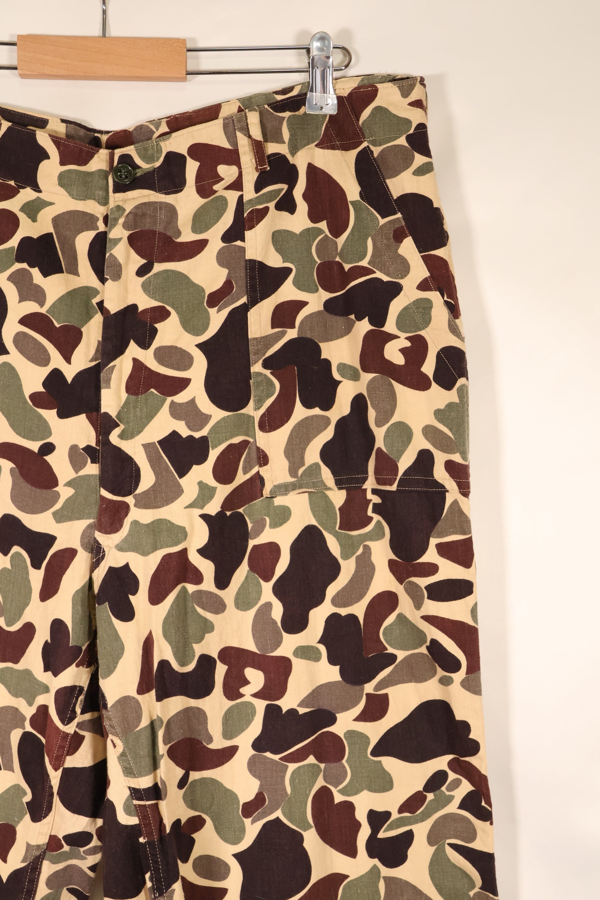Mid-1960s; Size M–L; CIDG; Beogam Camo; Locally Made Frog Skin Camo; Oversized for the U.S. market; Used