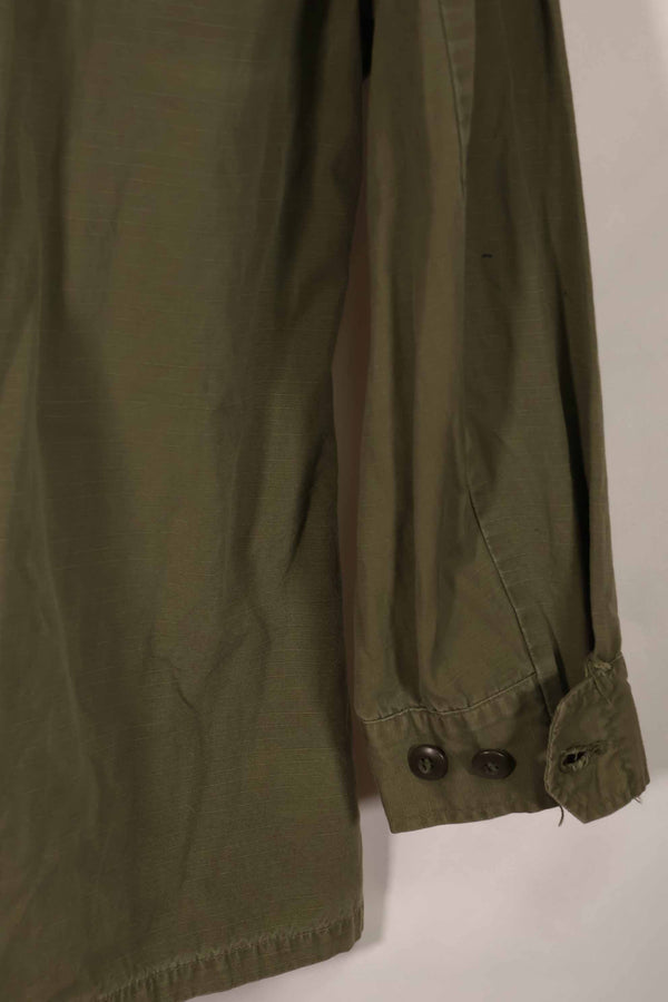 Real 1970 4th Model Jungle Fatigue Jacket M-R Sleeve stains, used.