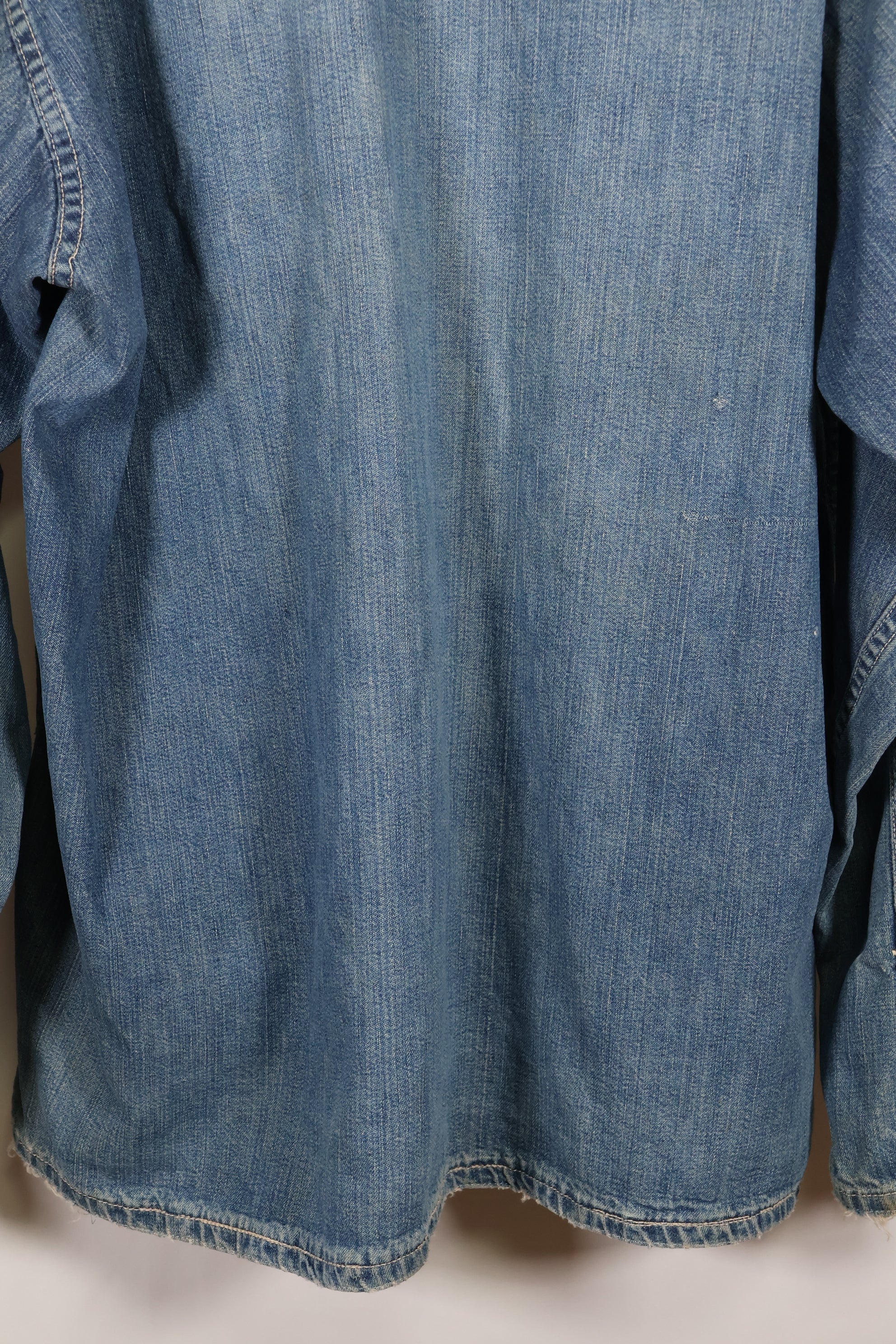 1930s U.S. Army denim pullover shirt, 3 buttons, used.