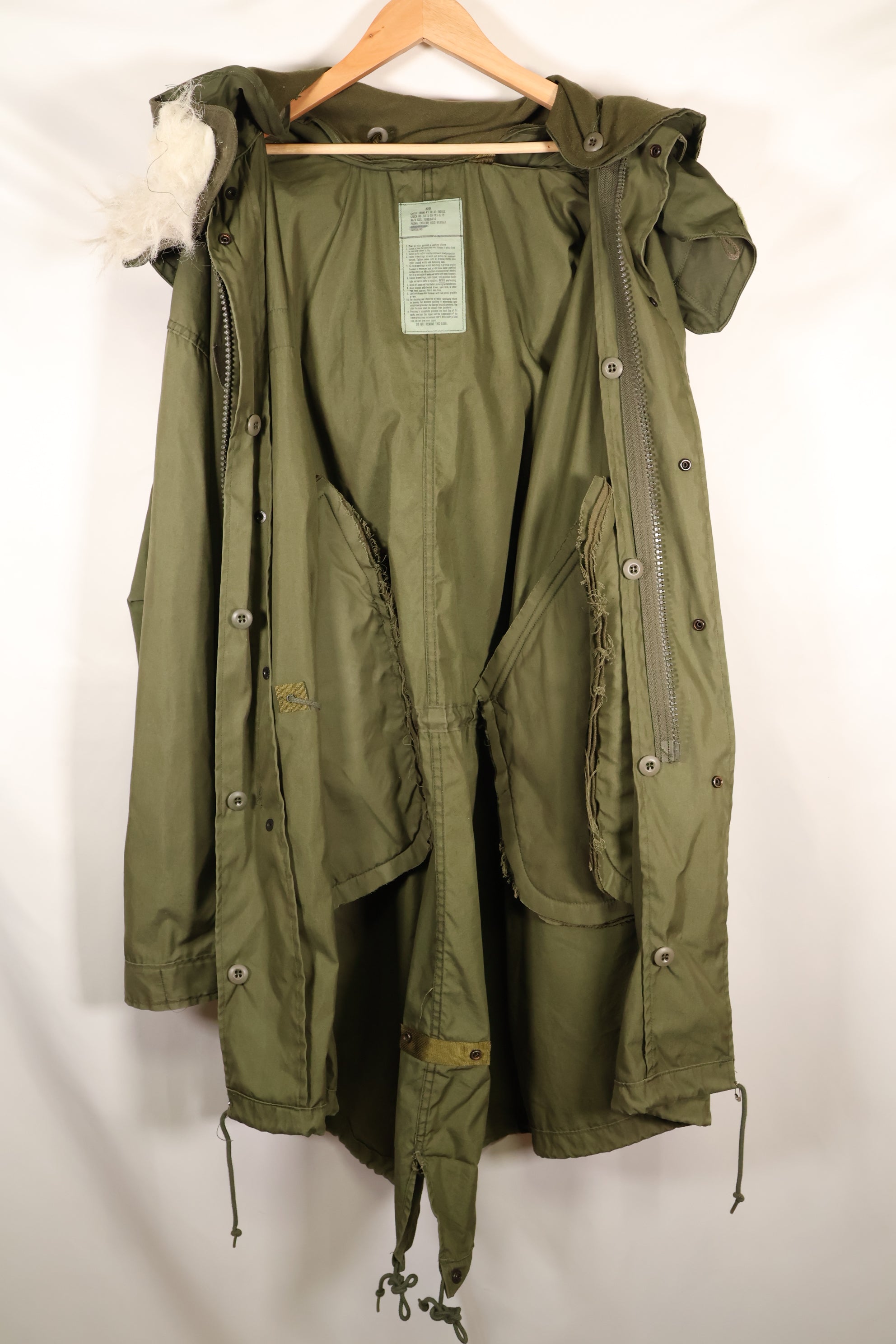 1980's lot LARGE resin zipper M65 field jacket without liner, with hood, almost unused.