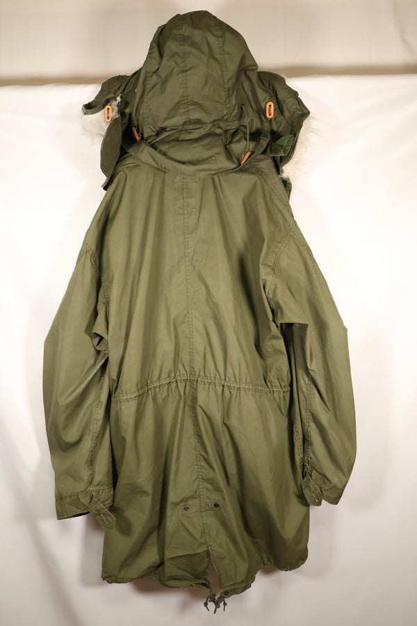 1980's lot LARGE resin zipper M65 field jacket without liner, with hood, almost unused.