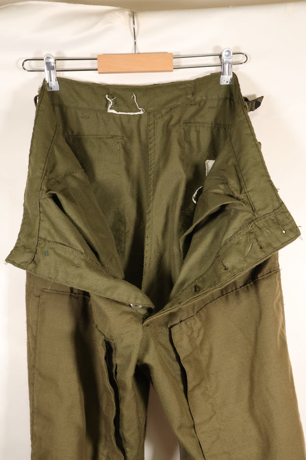 Early 1970s, estimated MEDIUM pilot fireproof pants, size tag missing, used.