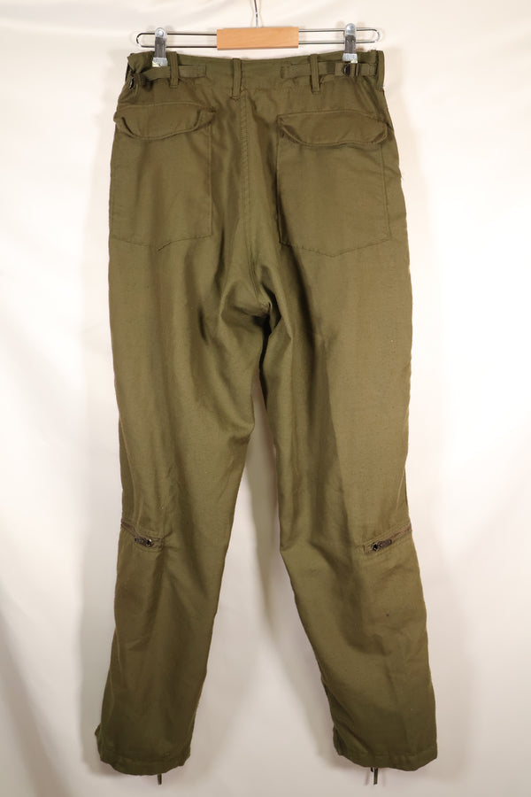 Early 1970s, estimated MEDIUM pilot fireproof pants, size tag missing, used.