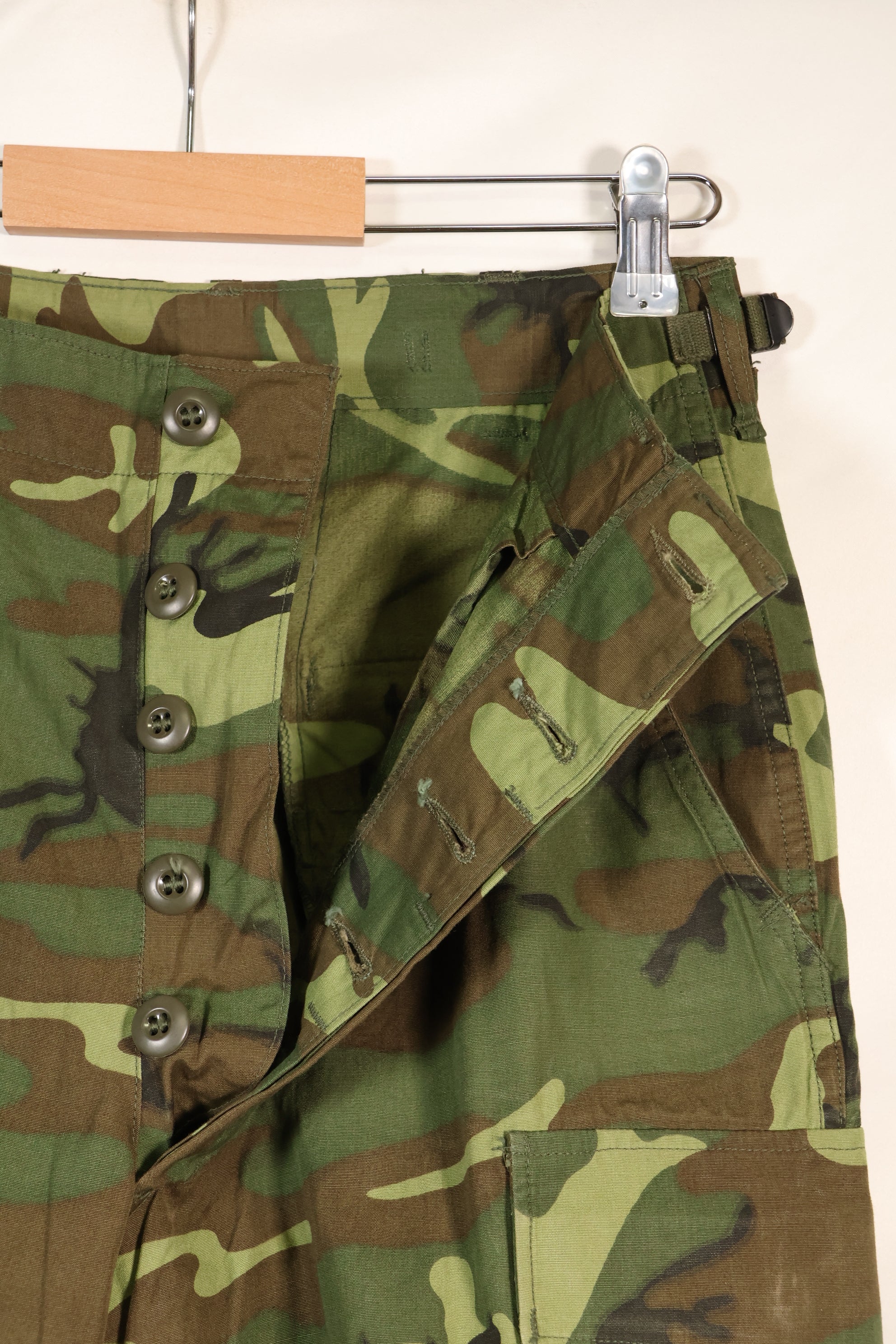 Circa 1966-67 S-R US Army ERDL Camouflage Leaf Camouflage Jungle Fatigue Pants Used 