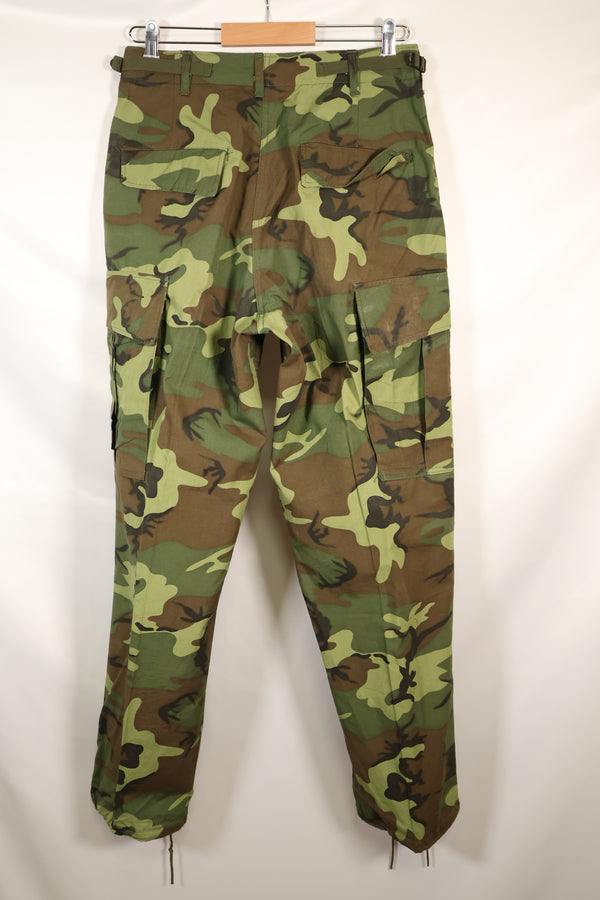 Circa 1966-67 S-R US Army ERDL Camouflage Leaf Camouflage Jungle Fatigue Pants Used 