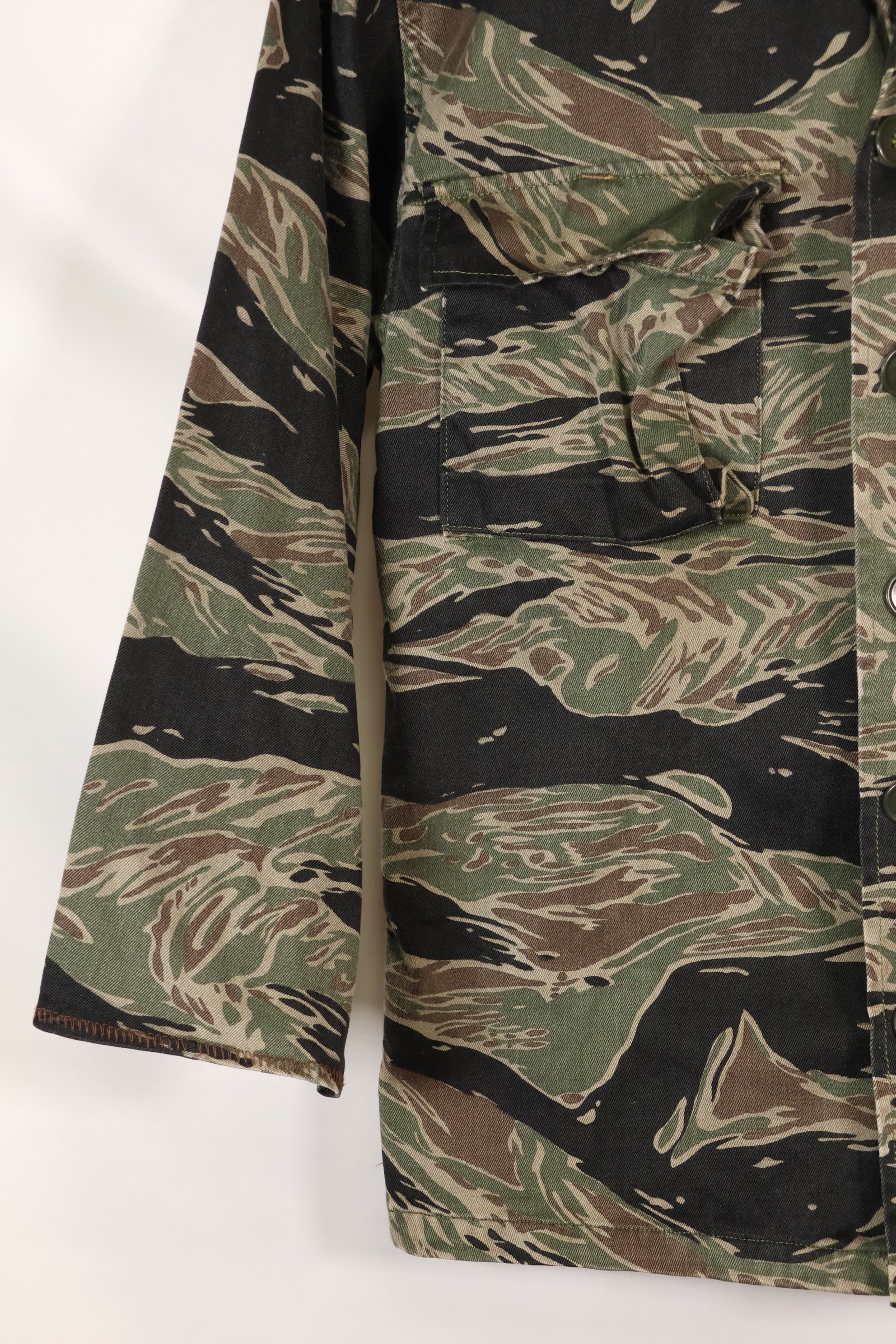 1960s Japanese Silver Tiger Asian Cut shirt, tiger stripe, used, no cuffs.