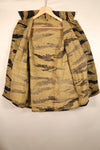 Late 1960s US-S Gold Tiger Pattern US-Cut Tiger Stripe Shirt, Used