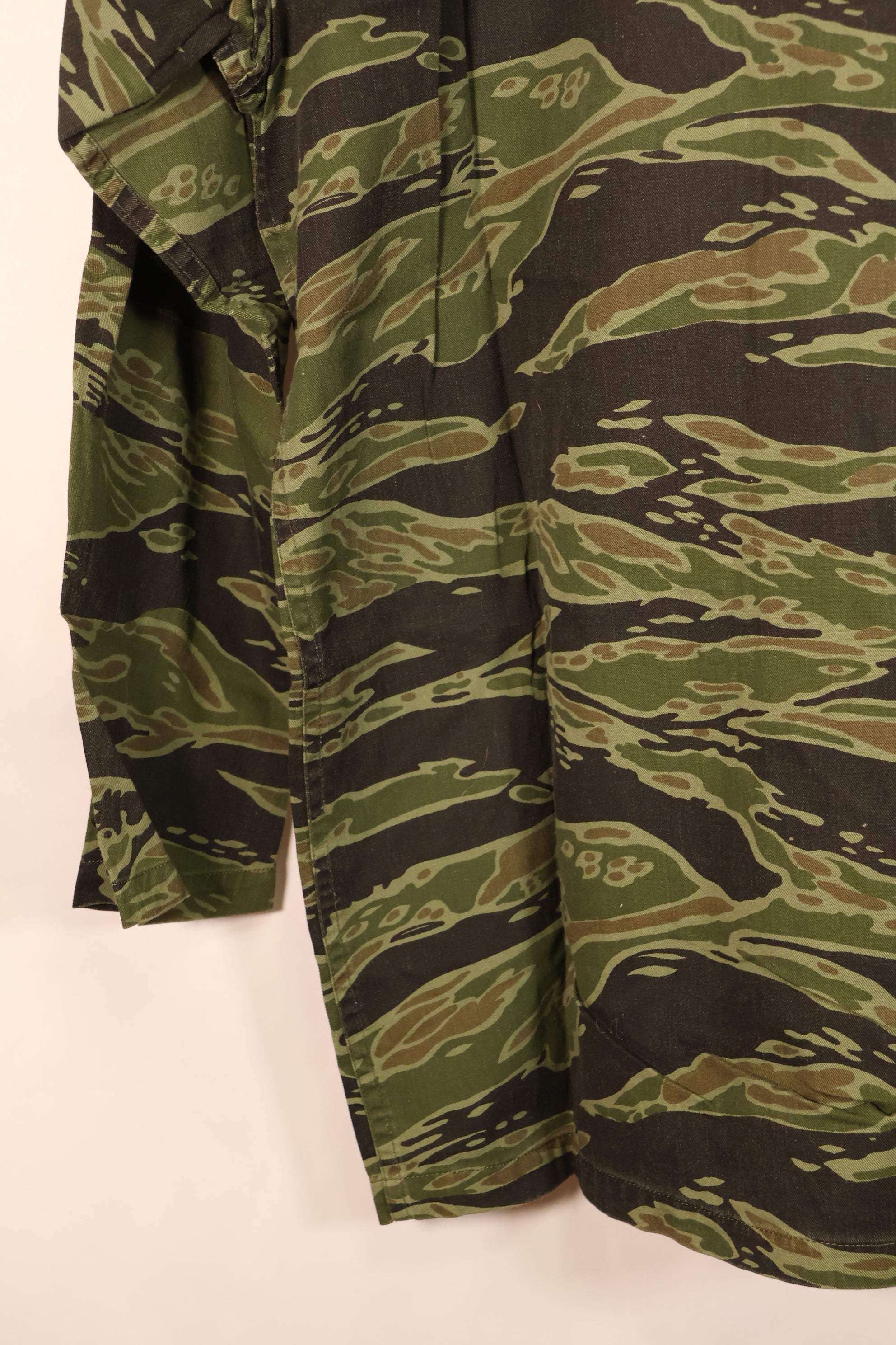 Late 1960s, Size M, Late War Lightweight, Dark-Colored, Tiger-Stripe Shirt, Used