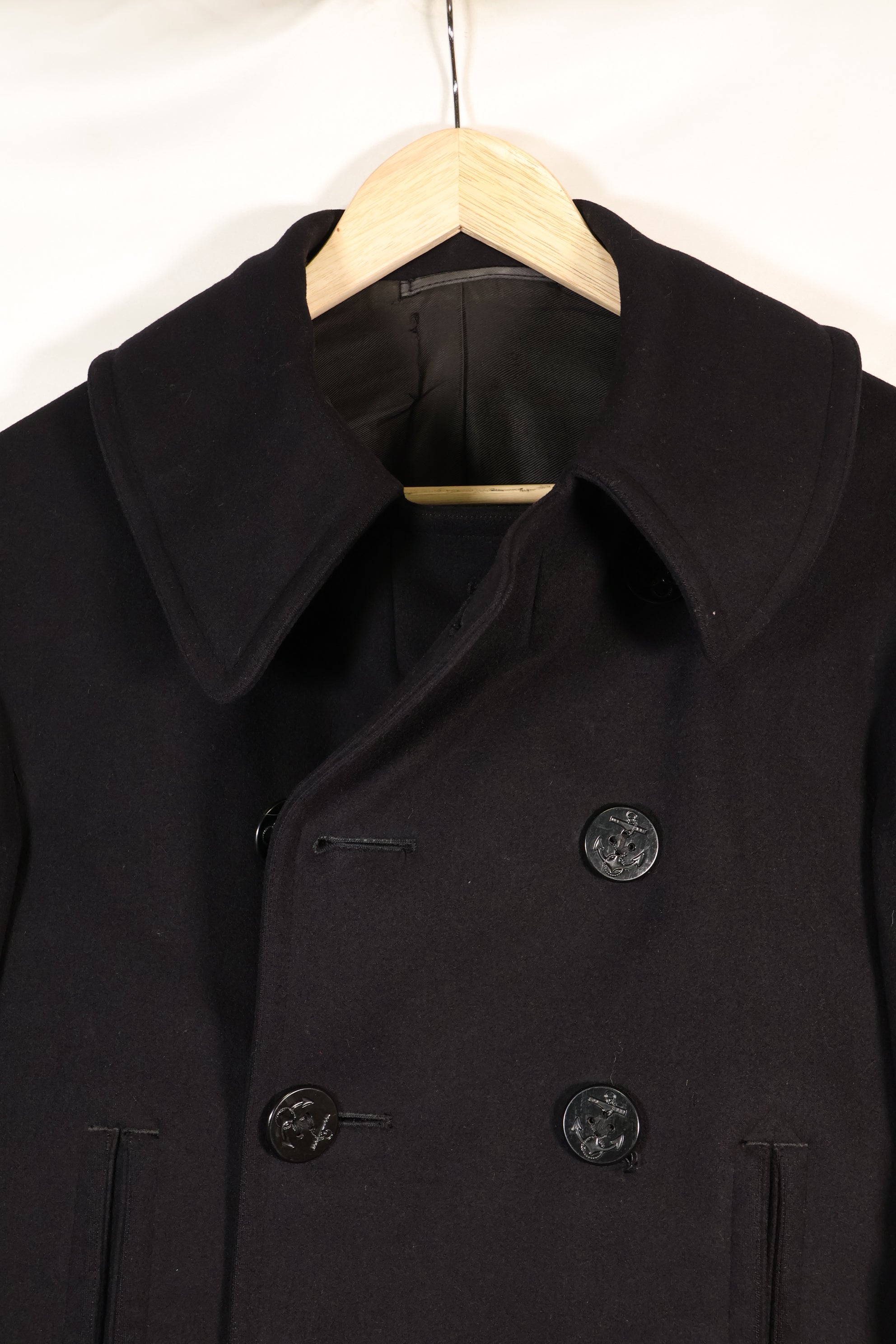 1940's estimated 38 approx. 10 buttons U.S. Navy pea coat in good condition A