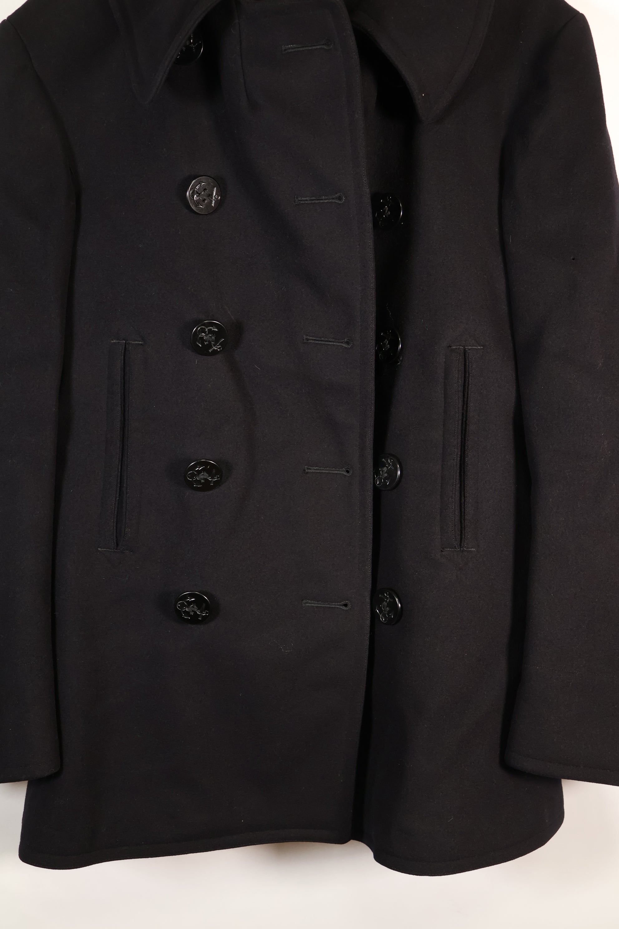 1940's estimated 38 approx. 10 buttons U.S. Navy pea coat in good condition A