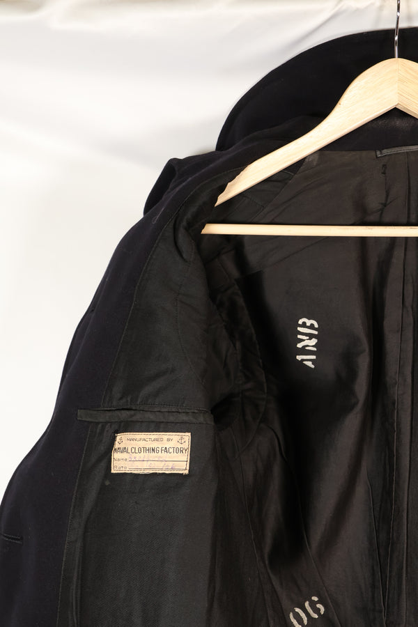 1940's estimated 38 approx. 10 buttons U.S. Navy pea coat in good condition A
