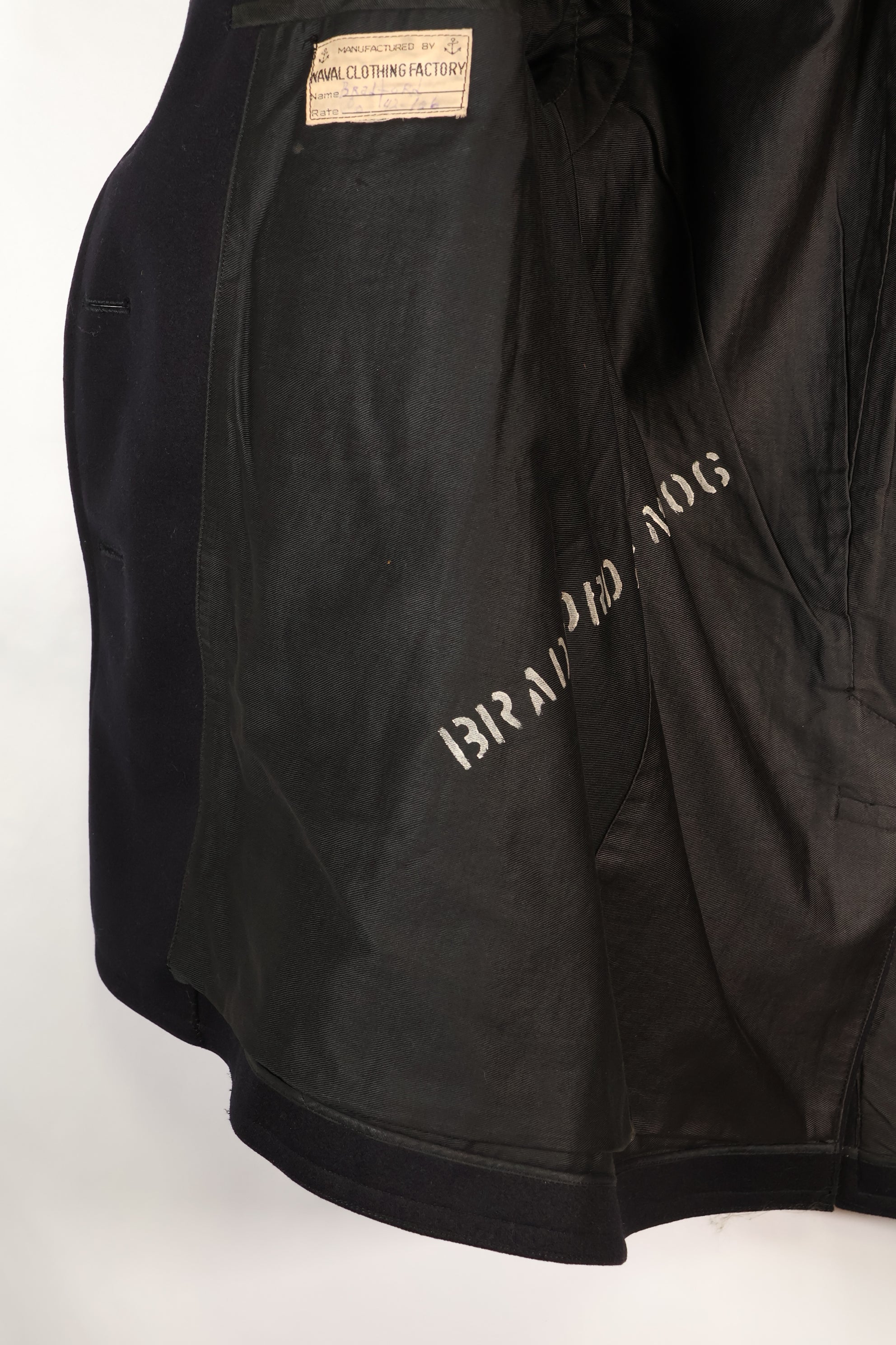 1940's estimated 38 approx. 10 buttons U.S. Navy pea coat in good condition A