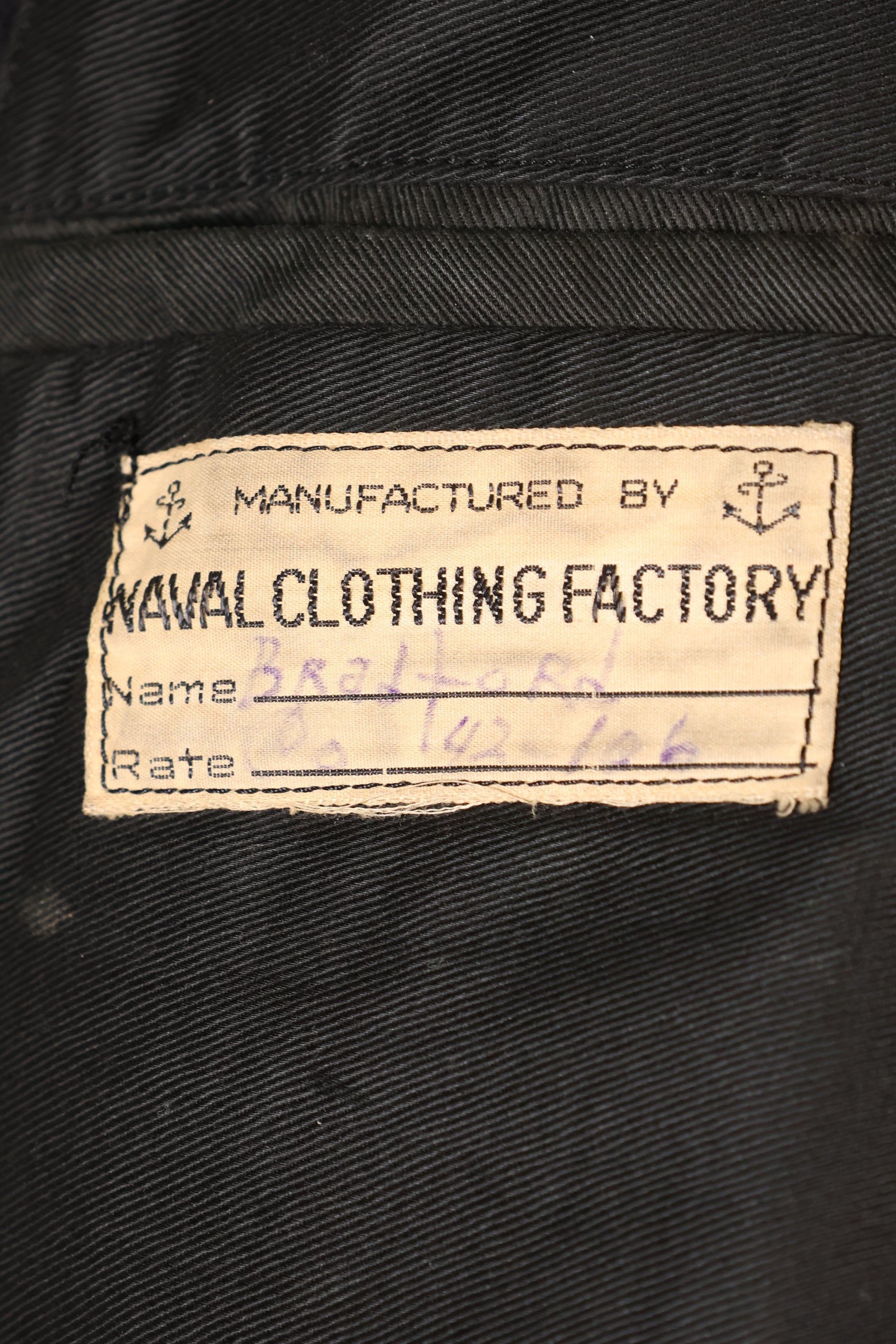 1940's estimated 38 approx. 10 buttons U.S. Navy pea coat in good condition A