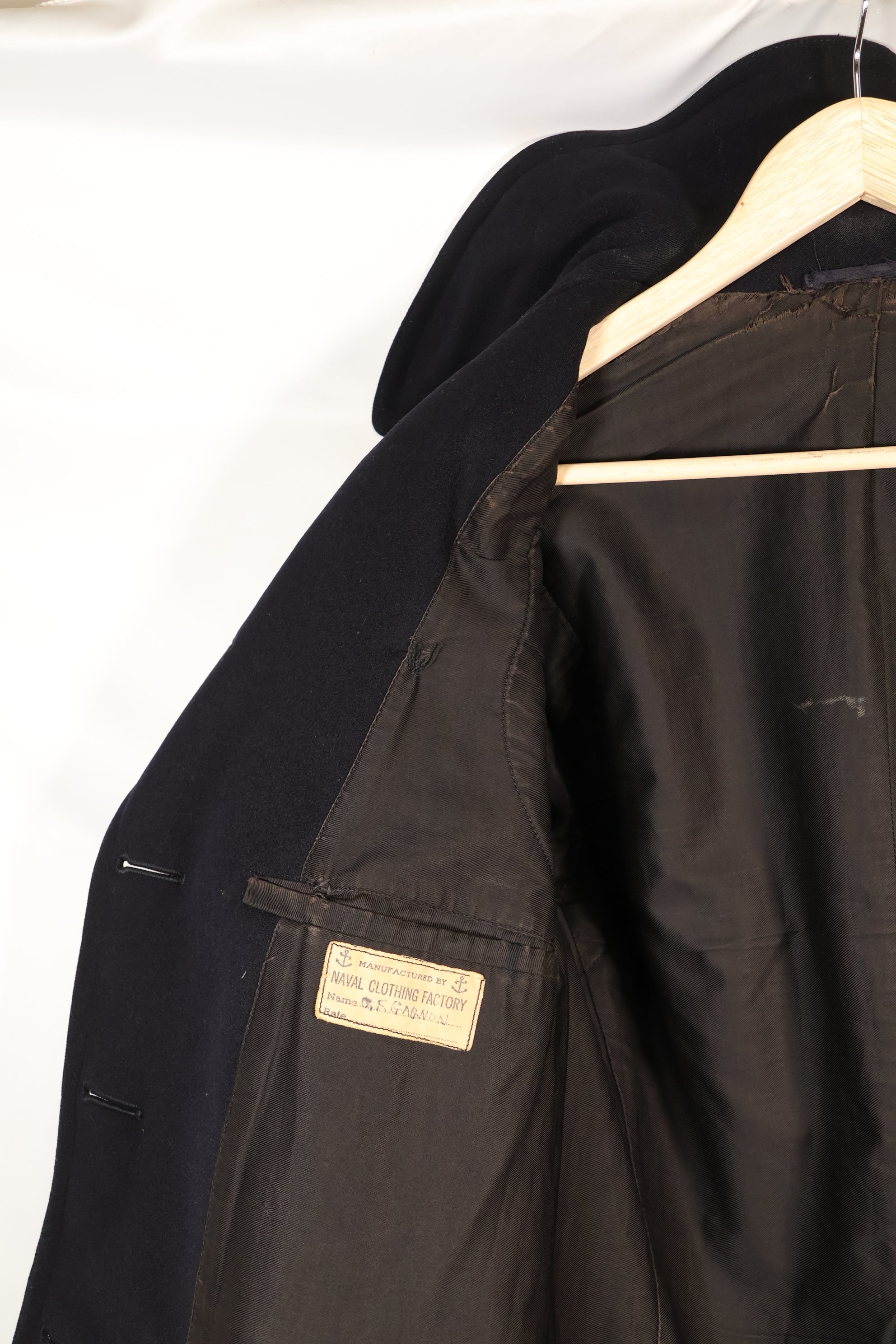 1940's estimated 38 approx. 10 buttons U.S. Navy pea coat in good condition B