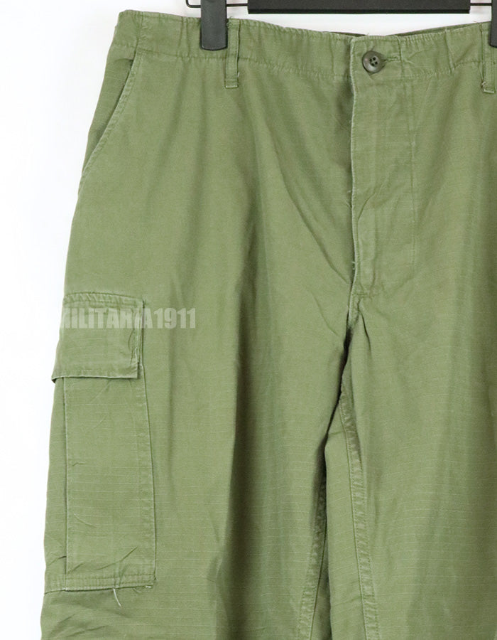 Original late model ripstop fabric jungle fatigues pants, L-S 1969, size adjustable.