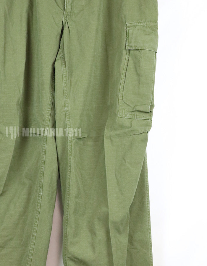 Original late model ripstop fabric jungle fatigues pants, L-S 1969, size adjustable.