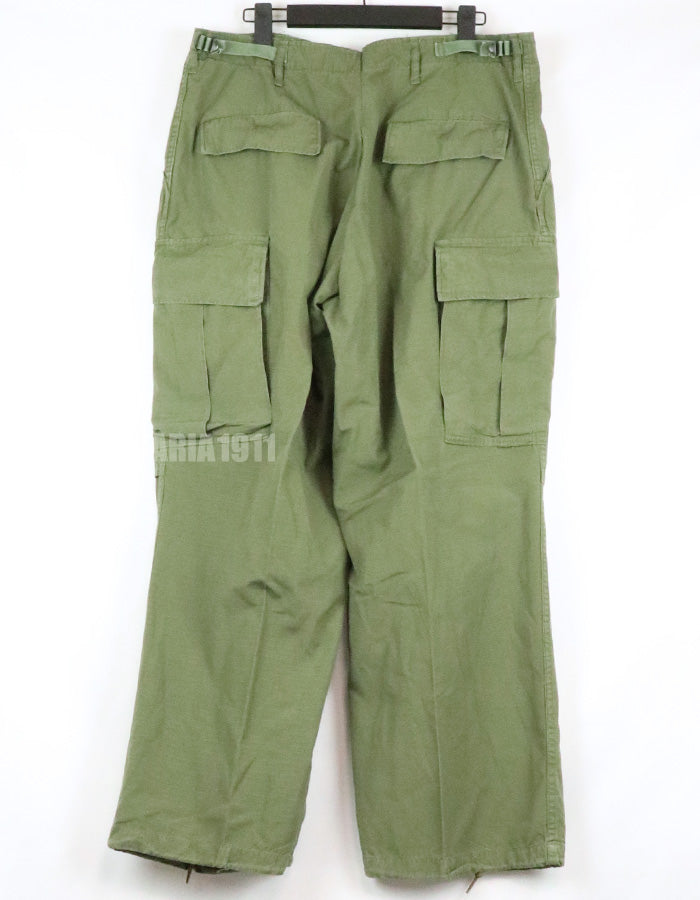 Original late model ripstop fabric jungle fatigues pants, L-S 1969, size adjustable.