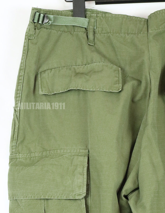 Original late model ripstop fabric jungle fatigues pants, L-S 1969, size adjustable.